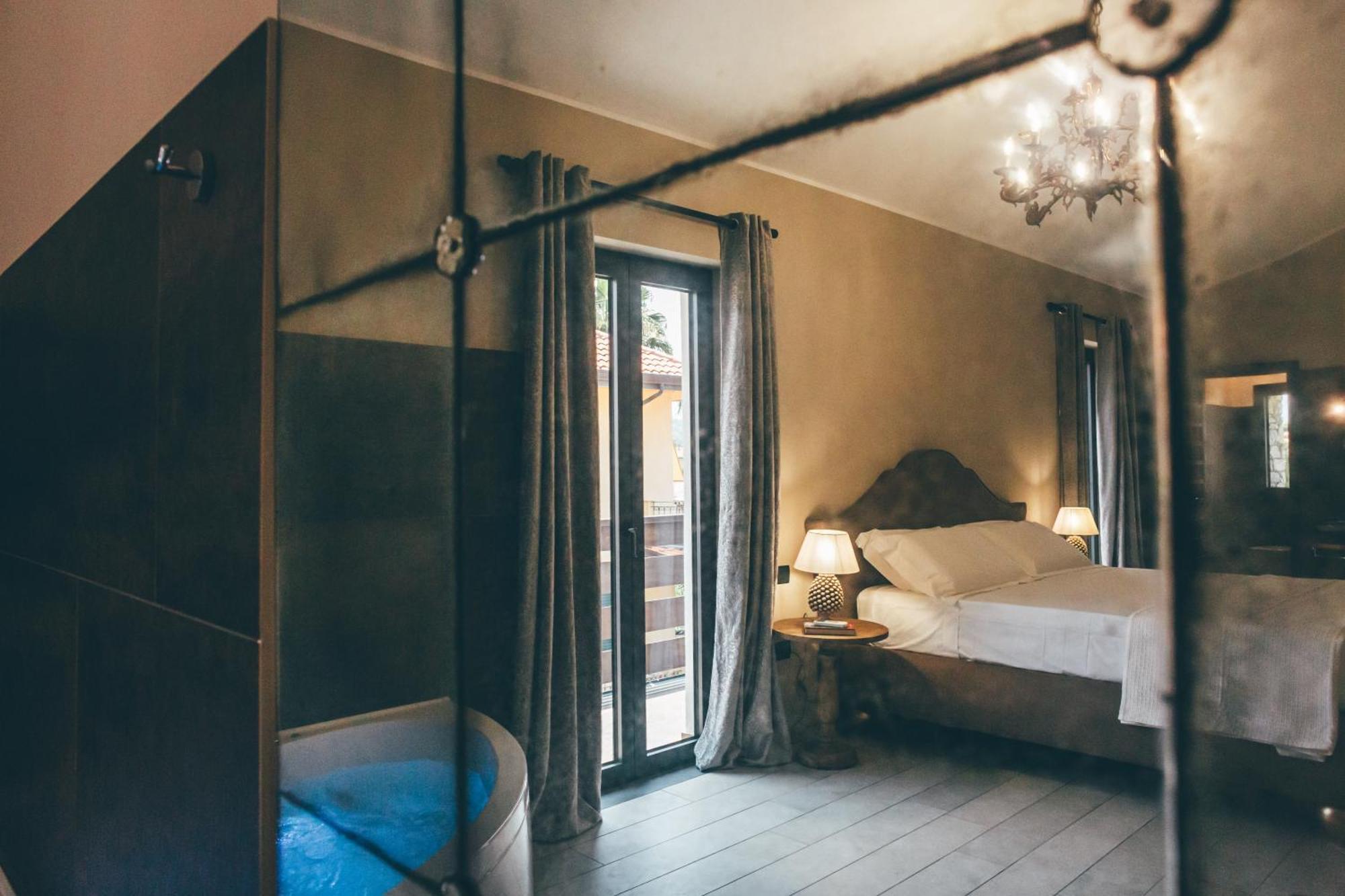 Bed and Breakfast Eksotika Oliveri Exterior foto